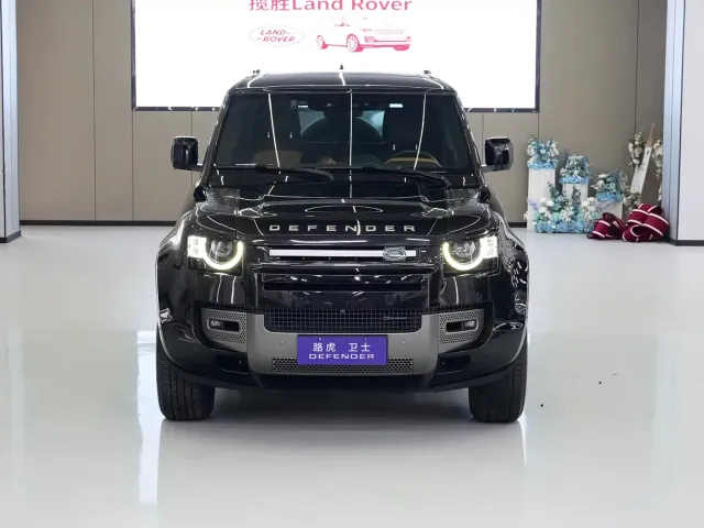 Land Rover Defender — Фото автомобиля 2