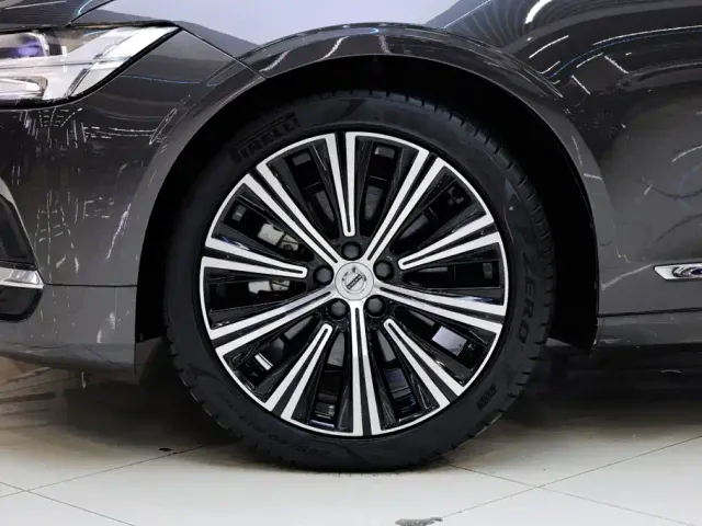 Volvo S90 — Фото автомобиля 13
