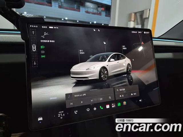 Tesla Model 3 — Фото автомобиля 3