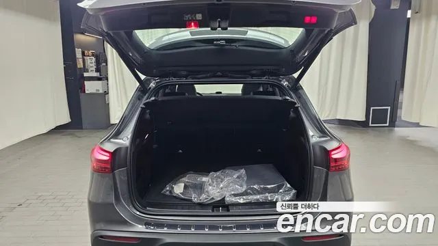 Mercedes-Benz EQA — Фото автомобиля 17
