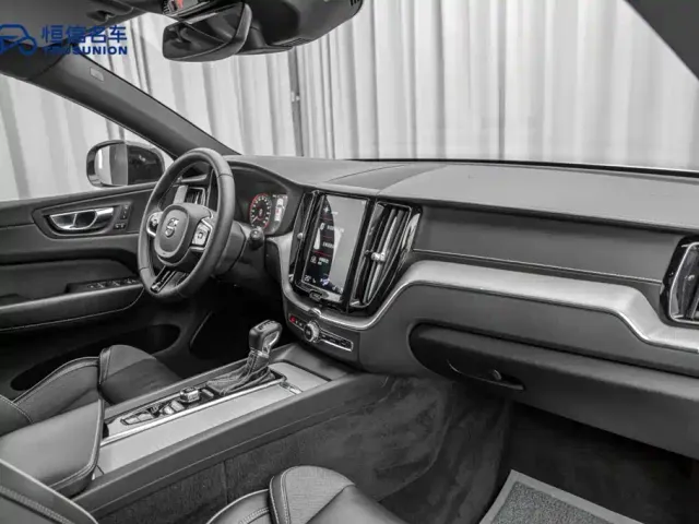 Volvo XC60 — Фото автомобиля 14