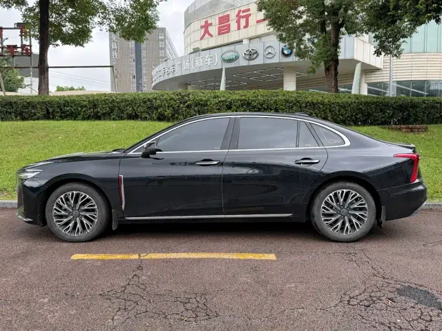 Hongqi H5 — Фото автомобиля 3