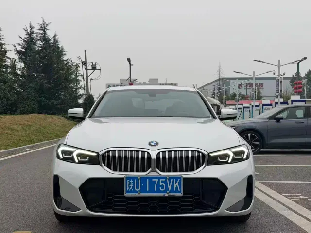 BMW 3 Series — Фото автомобиля 2