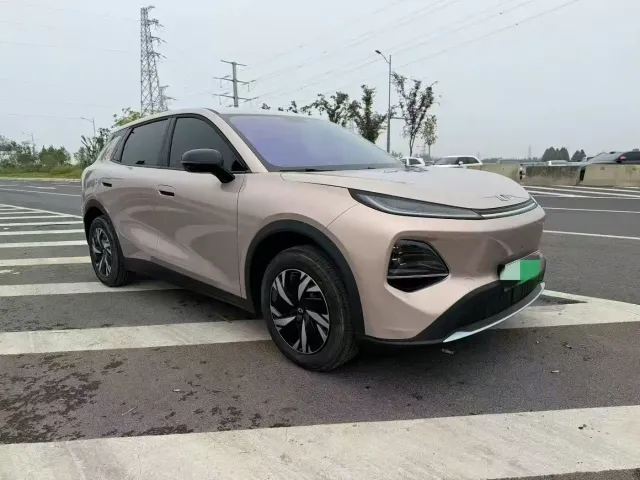 Changan Qiyuan Q05 — Фото автомобиля 3