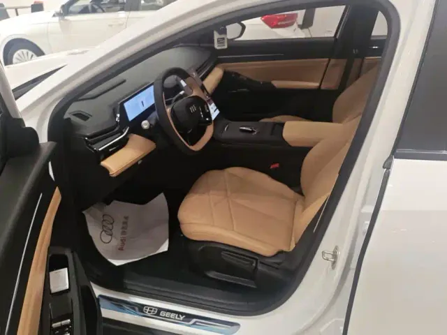 Geely Galaxy L6 — Фото автомобиля 9