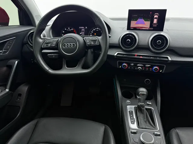 Audi Q2L — Фото автомобиля 11
