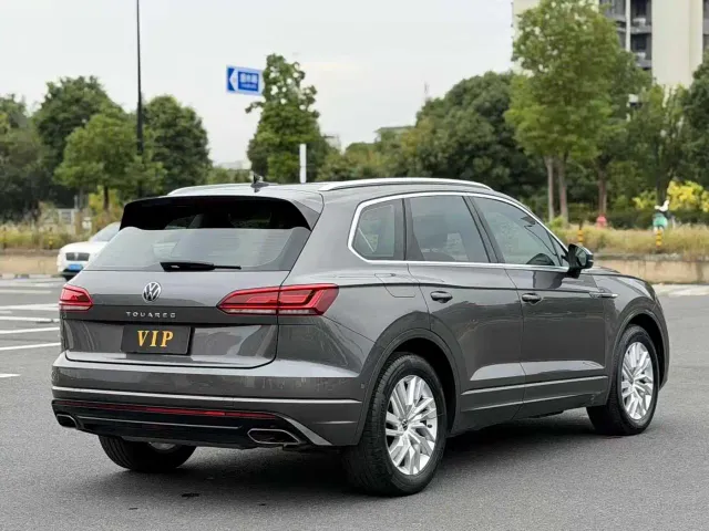 Volkswagen Touareg — Фото автомобиля 4