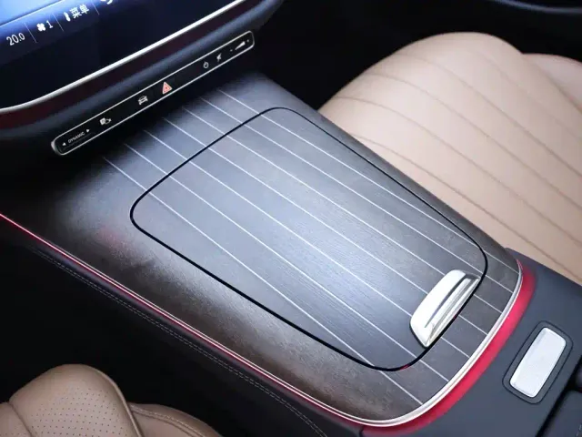 Mercedes-Benz E-Class — Фото автомобиля 12