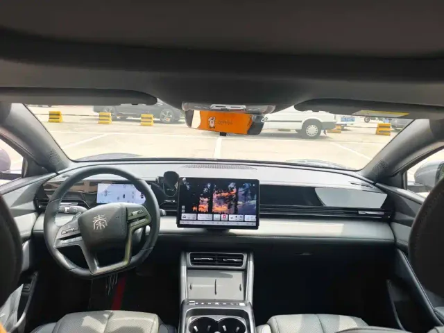 BYD Qin L — Фото автомобиля 9