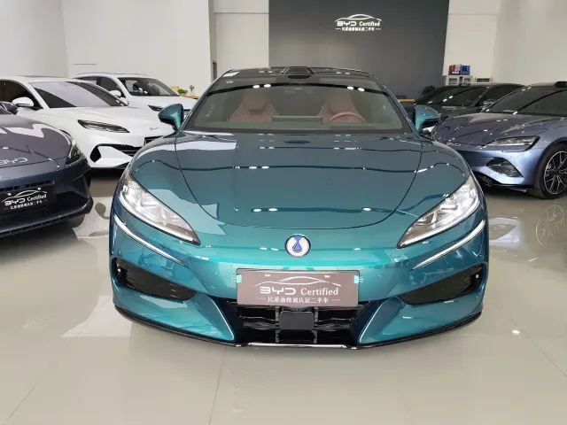 Denza Z9GT — Фото автомобиля 2