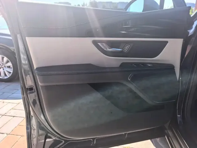 Lincoln Nautilus 2023 2.0T 4WD Premium Hybrid Edition — Фото автомобиля 8