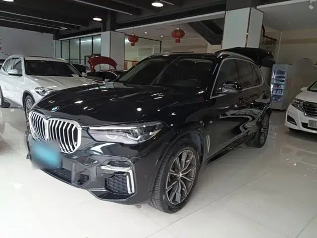 Фотография автомобиля — BMW X5