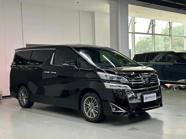 Toyota Vellfire — Фото автомобиля 3