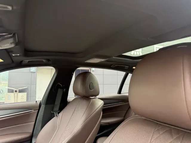 BMW 5 Series — Фото автомобиля 29