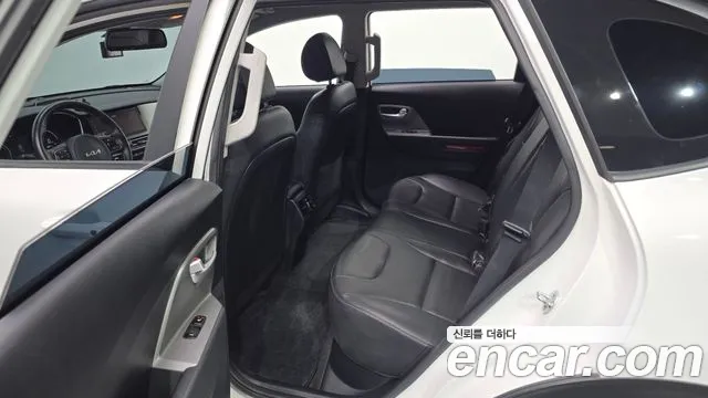Kia Niro — Фото автомобиля 11