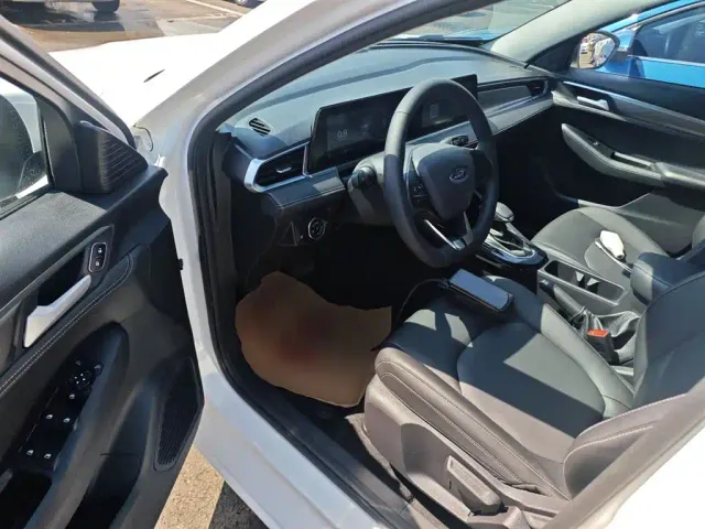Ford Escort — Фото автомобиля 15