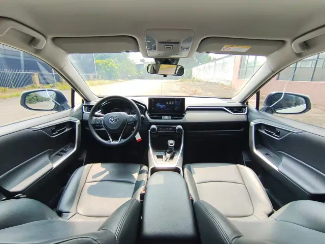Toyota RAV4 — Фото автомобиля 13