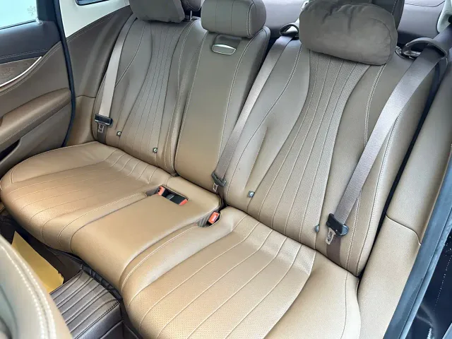 Mercedes-Benz E-Class — Фото автомобиля 13