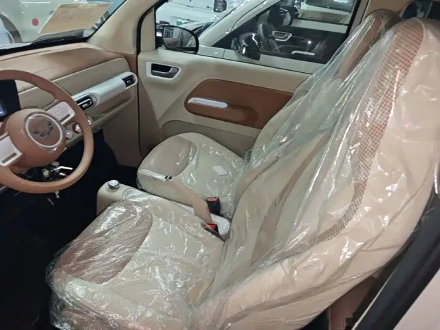 Wuling Hongguang Mini EV — Фото автомобиля 14