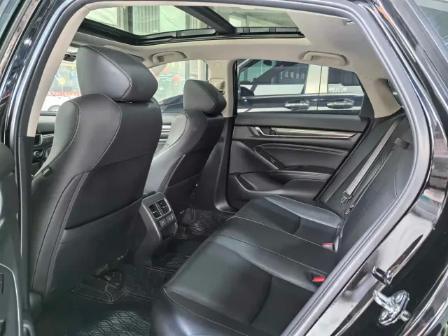 Honda Accord — Фото автомобиля 8