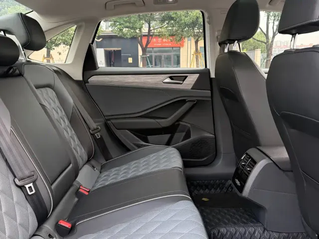 Volkswagen Sagitar — Фото автомобиля 11