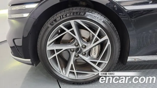 Genesis G90 Бензин 3.5 турбо AWD — Фото автомобиля 4