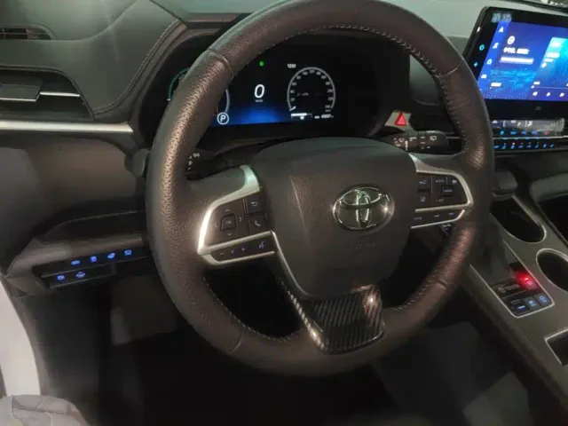 Toyota Granvia — Фото автомобиля 10