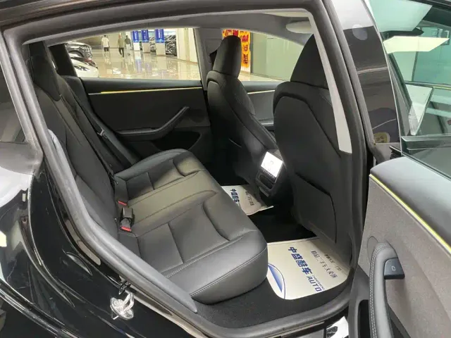 Tesla Model 3 — Фото автомобиля 14