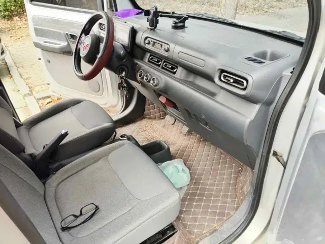 Wuling Zhiguang NEV — Фото автомобиля 13