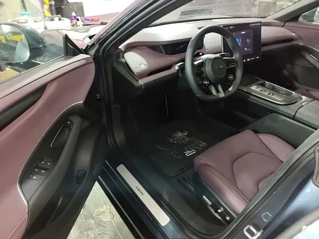 Xiaomi SU7 — Фото автомобиля 15