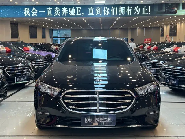 Фотография автомобиля — Mercedes-Benz E-Class