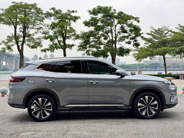 BYD Song PLUS PHEV 2025 EV 520km Luxury — Фото автомобиля 6