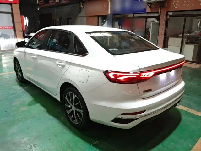 Geely Emgrand — Фото автомобиля 4