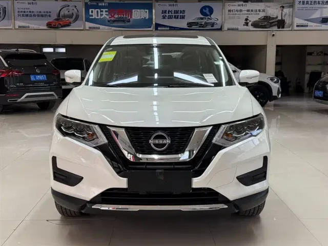 Nissan X-Trail — Фото автомобиля 2