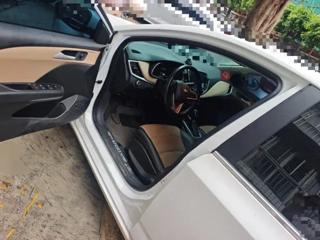 Chevrolet Monza — Фото автомобиля 12