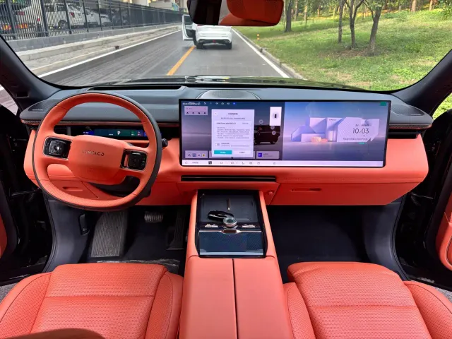 Lynk & Co 900 — Фото автомобиля 10
