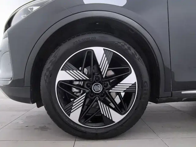 BYD Tang — Фото автомобиля 17