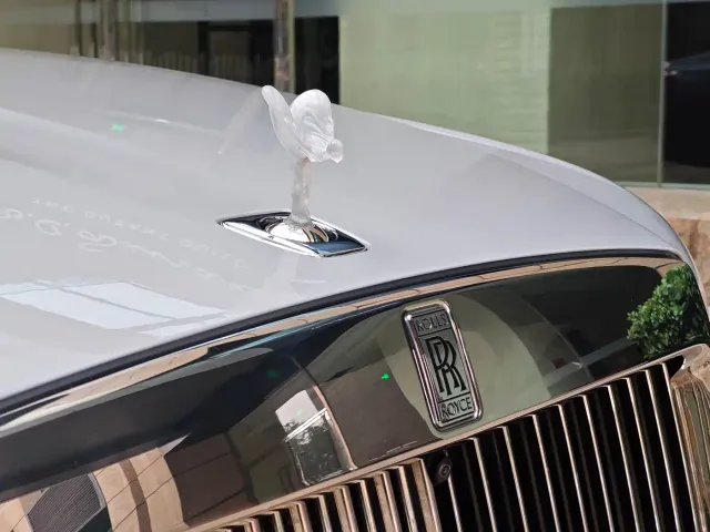 Rolls-Royce Ghost — Фото автомобиля 6
