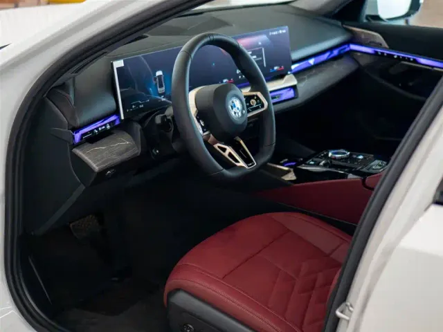 BMW 5 Series — Фото автомобиля 13