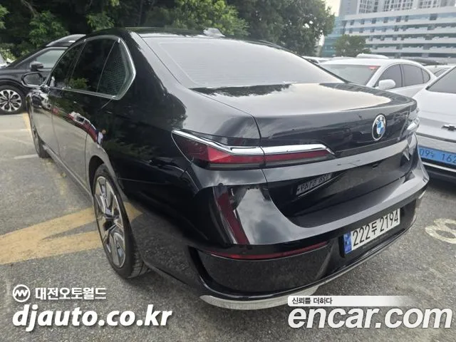 BMW 7 Series G70 — Фото автомобиля 4