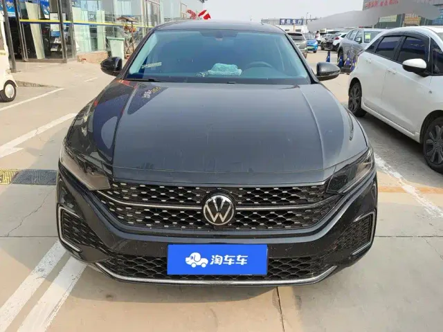 Volkswagen Passat — Фото автомобиля 2