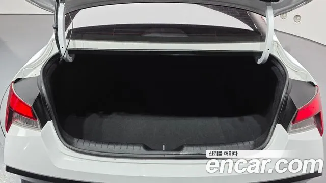 Hyundai AVANTE Новый Avante (CN7) — Фото автомобиля 20