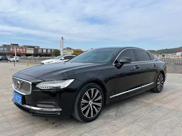 Фотография автомобиля — Volvo S90