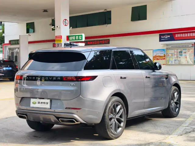 Land Rover Range Rover Sport — Фото автомобиля 11