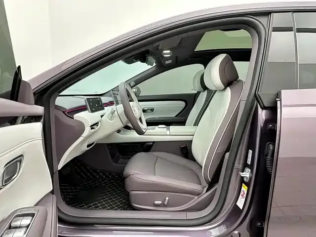 Changan Qiyuan A06 — Фото автомобиля 12