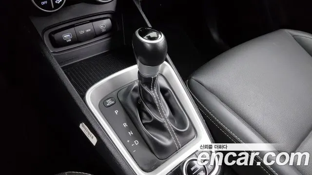 Hyundai Venue — Фото автомобиля 14