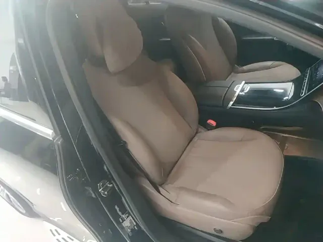 Mercedes-Benz EQE SUV — Фото автомобиля 24