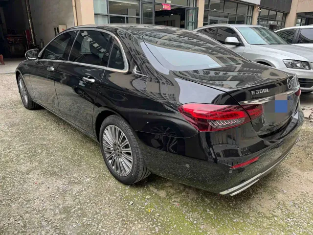Mercedes-Benz E-Class — Фото автомобиля 10