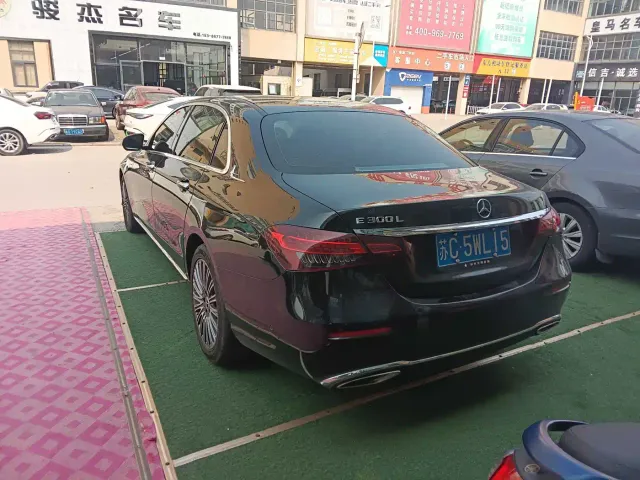 Mercedes-Benz E-Class — Фото автомобиля 7