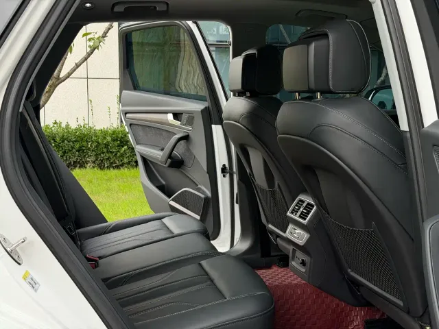 Audi Q5L — Фото автомобиля 10